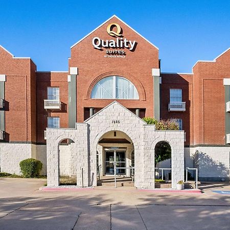 Quality Suites Irving-Las Colinas Екстер'єр фото