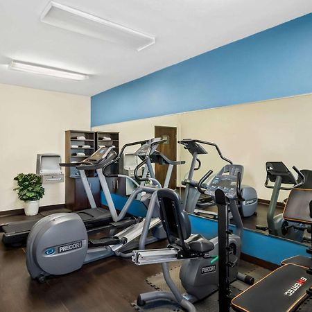 Quality Suites Irving-Las Colinas Екстер'єр фото
