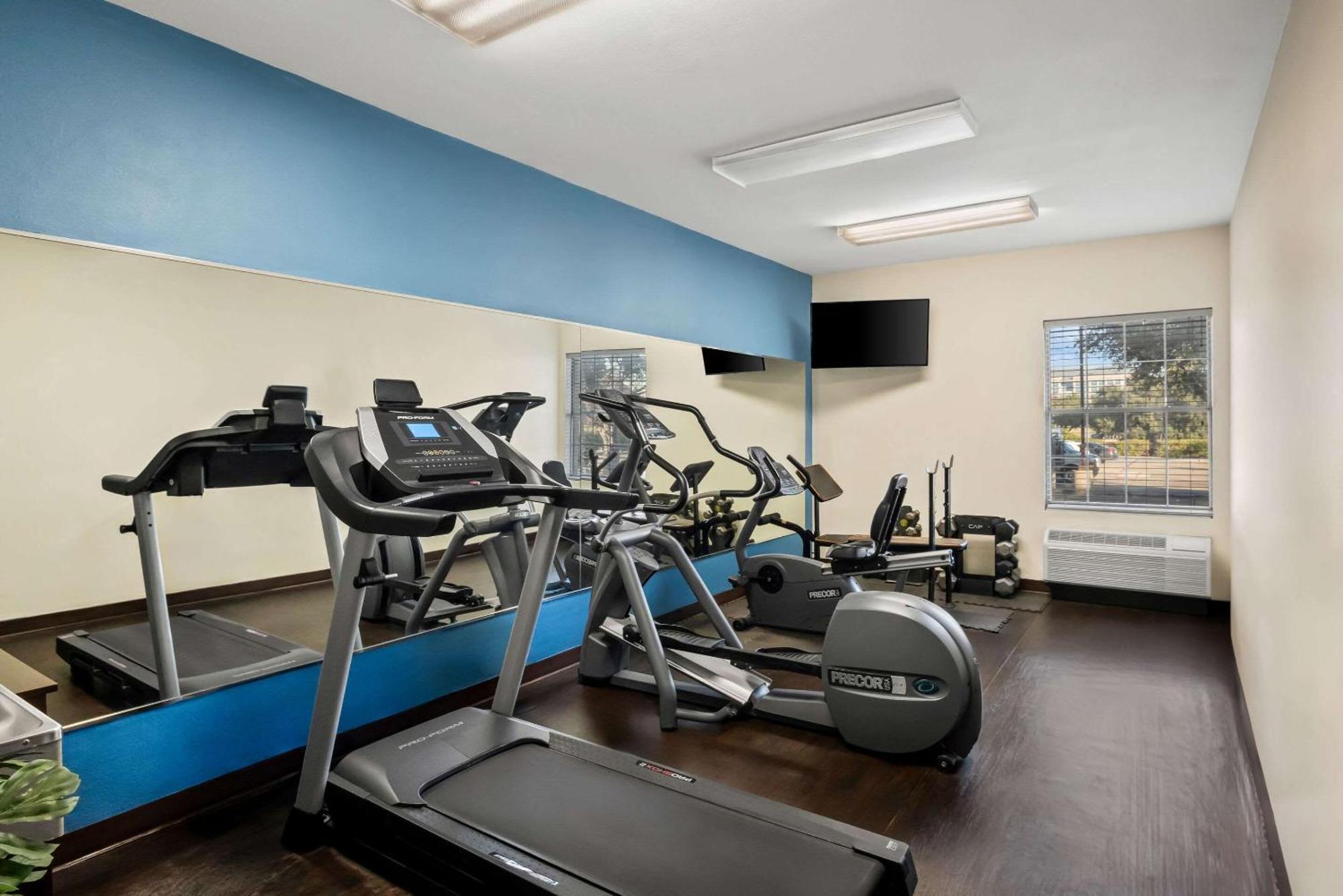 Quality Suites Irving-Las Colinas Екстер'єр фото