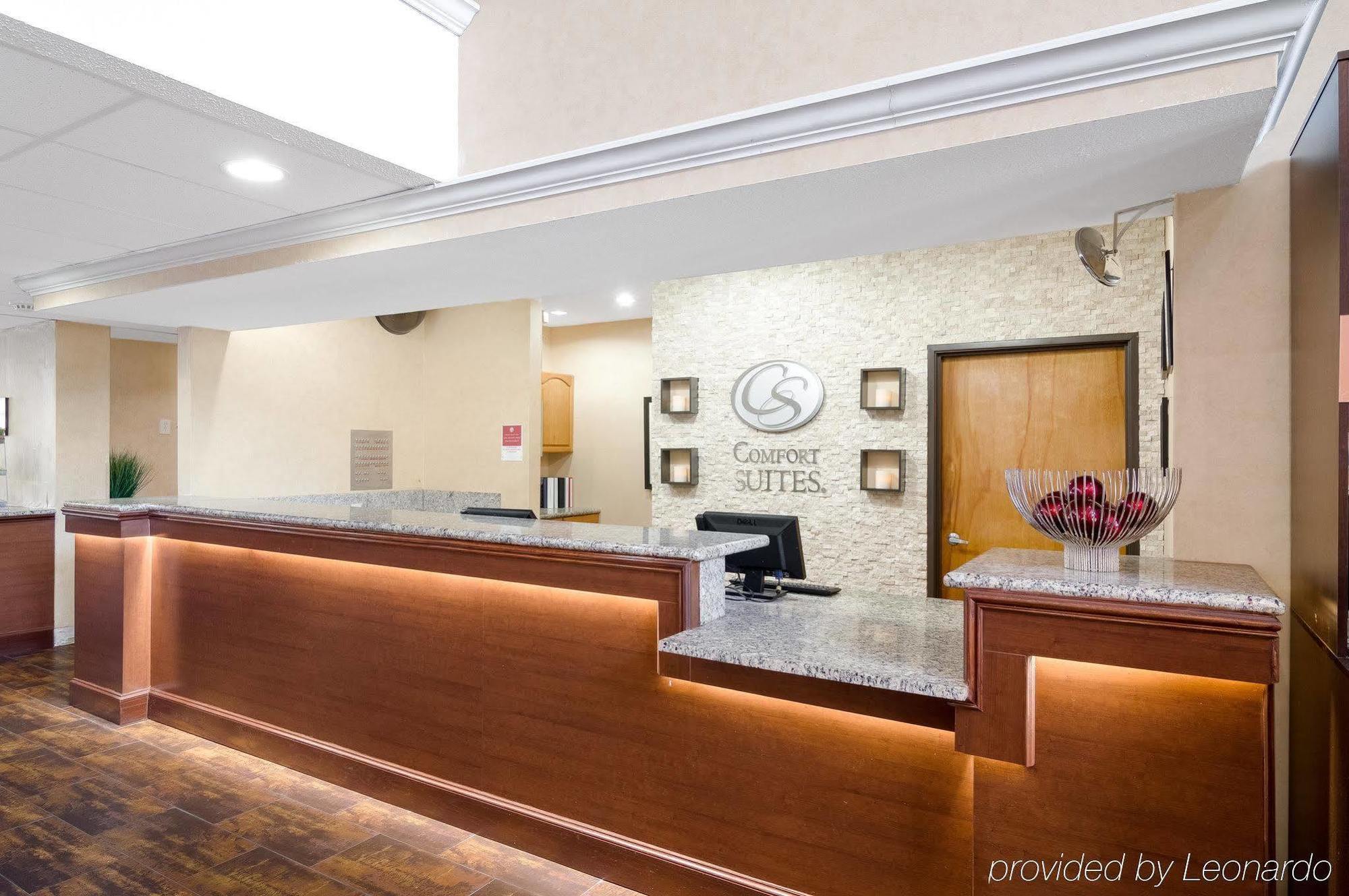 Quality Suites Irving-Las Colinas Екстер'єр фото